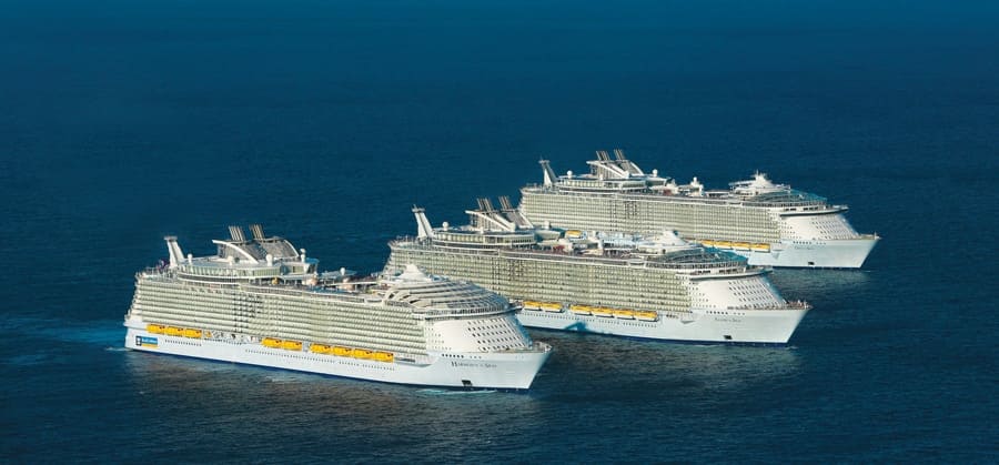 Manteniendo a los pasajeros y tripulación: los equipos de mantenimiento KONE, trabajan en los tres cruceros llamados Oasis Harmony of the Seas, Oasis of the Seas, Allure of the Seas.