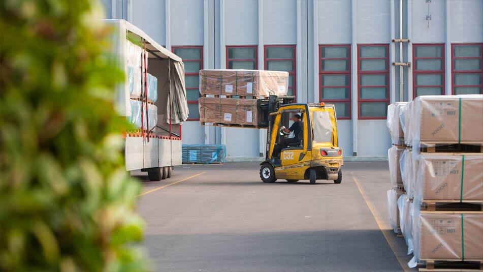 img_warehouse-car
